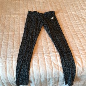 Nike leopard leggings